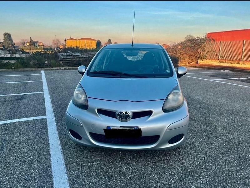 Gebraucht Toyota Aygo City 68 PS (50 kW) 2010 Silber Kleinwagen