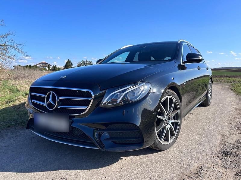 Gebraucht Mercedes E220 AMG 194 PS (142 kW) 2020 Schwarz Kombi