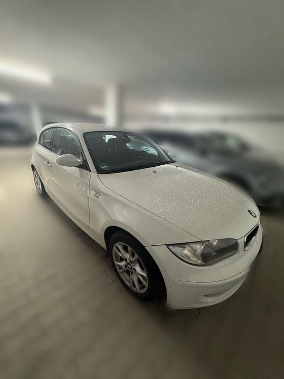 Gebraucht BMW 116 116 PS (85 kW) 2008 Weiß Kleinwagen