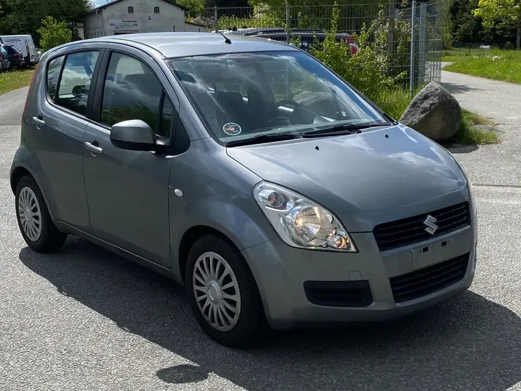 Gebraucht Suzuki Splash Basic 65 PS (47 kW) 2010 Kleinwagen