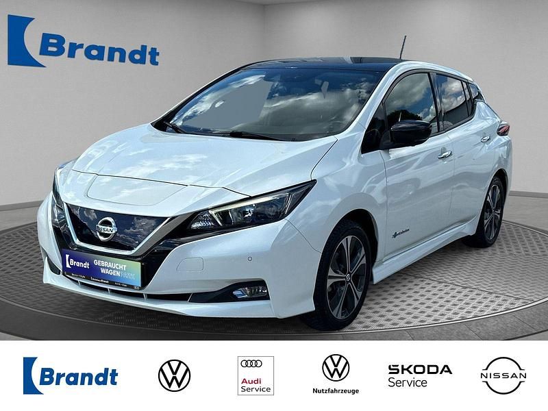 Pearl white/black m Gebraucht 2018 Nissan Leaf N-Connecta Kleinwagen | 11.790 € (Guter Preis) - Bild 1/3
