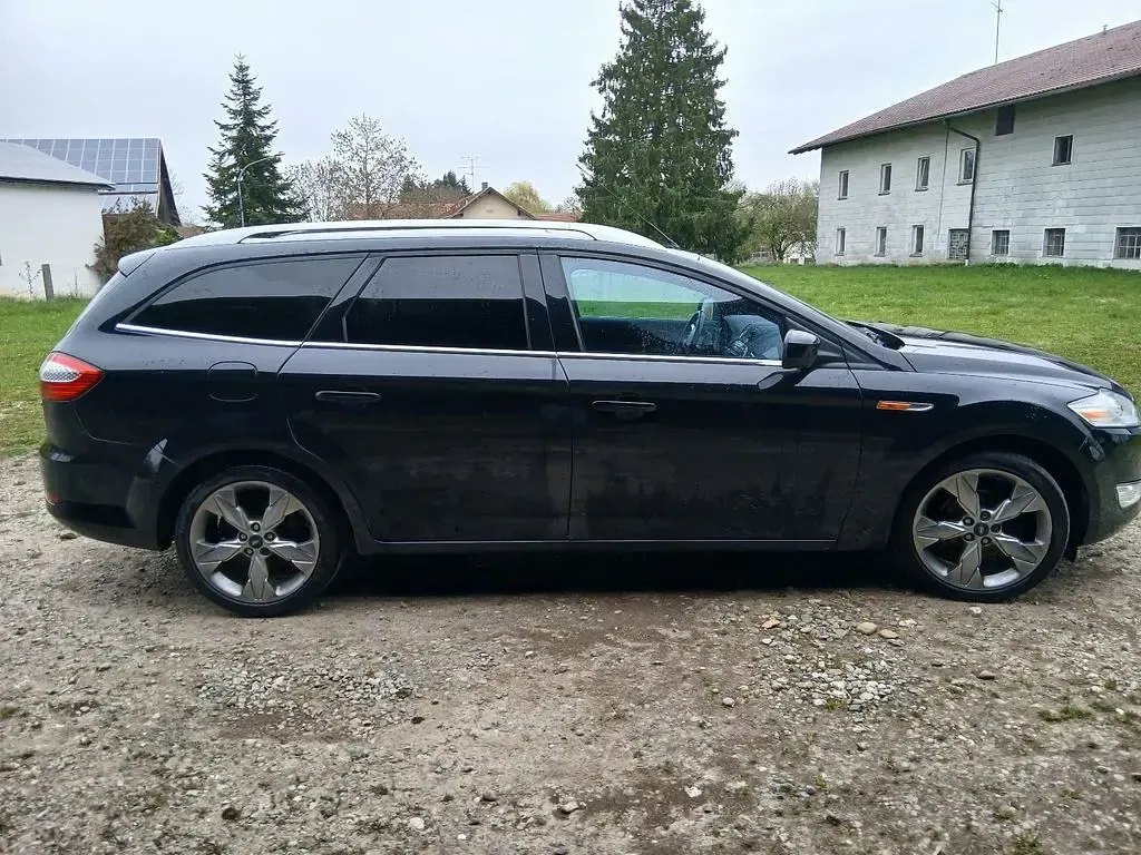 Gebraucht Ford Mondeo 175 PS (128 kW) 2010 Schwarz Limousine