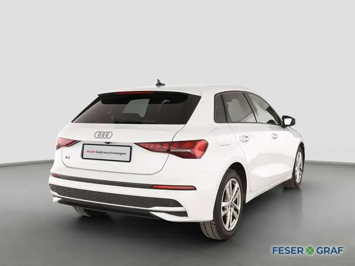 Gebraucht Audi A3 Advanced Plus 150 PS (110 kW) 2025 Gletscherweiß Limousine