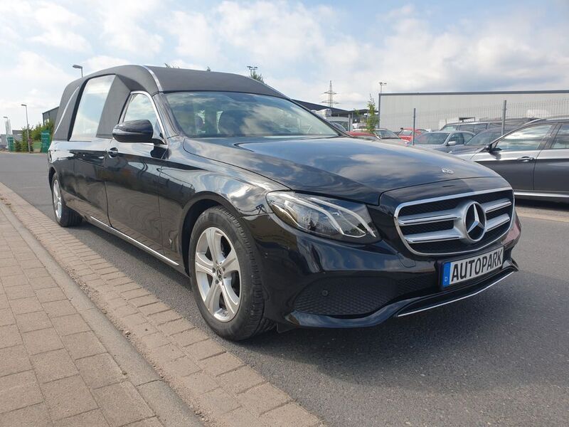 Gebraucht Mercedes E220 194 PS (142 kW) 2018 Silber Limousine