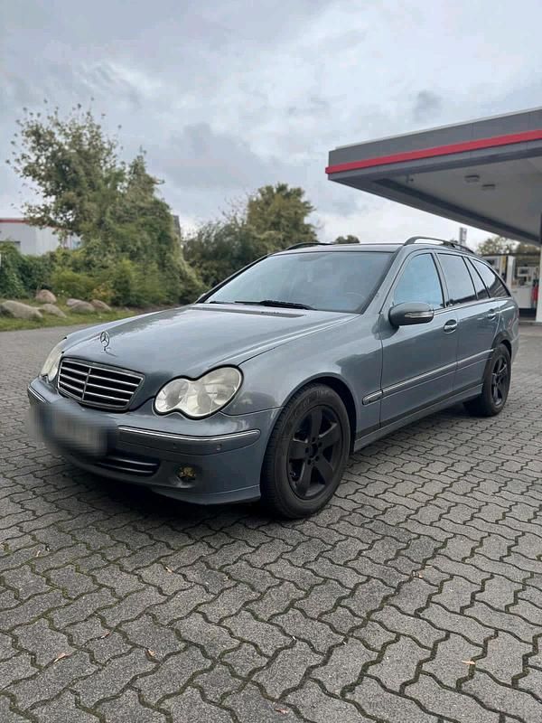 Blau Gebraucht 2005 Mercedes C220 Avantgarde Kombi | 1.750 € (Superpreis) - Bild 1/4