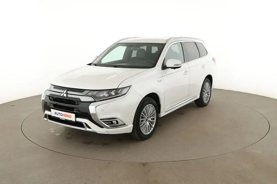 Gebraucht Mitsubishi Outlander P-HEV Top 82 PS (60 kW) 2020 SUV