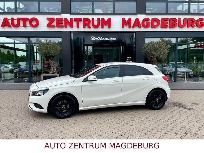 Weiß Gebraucht 2013 Mercedes A200 Limousine | 16.400 € (Etwas zu teuer) - Bild 1/4