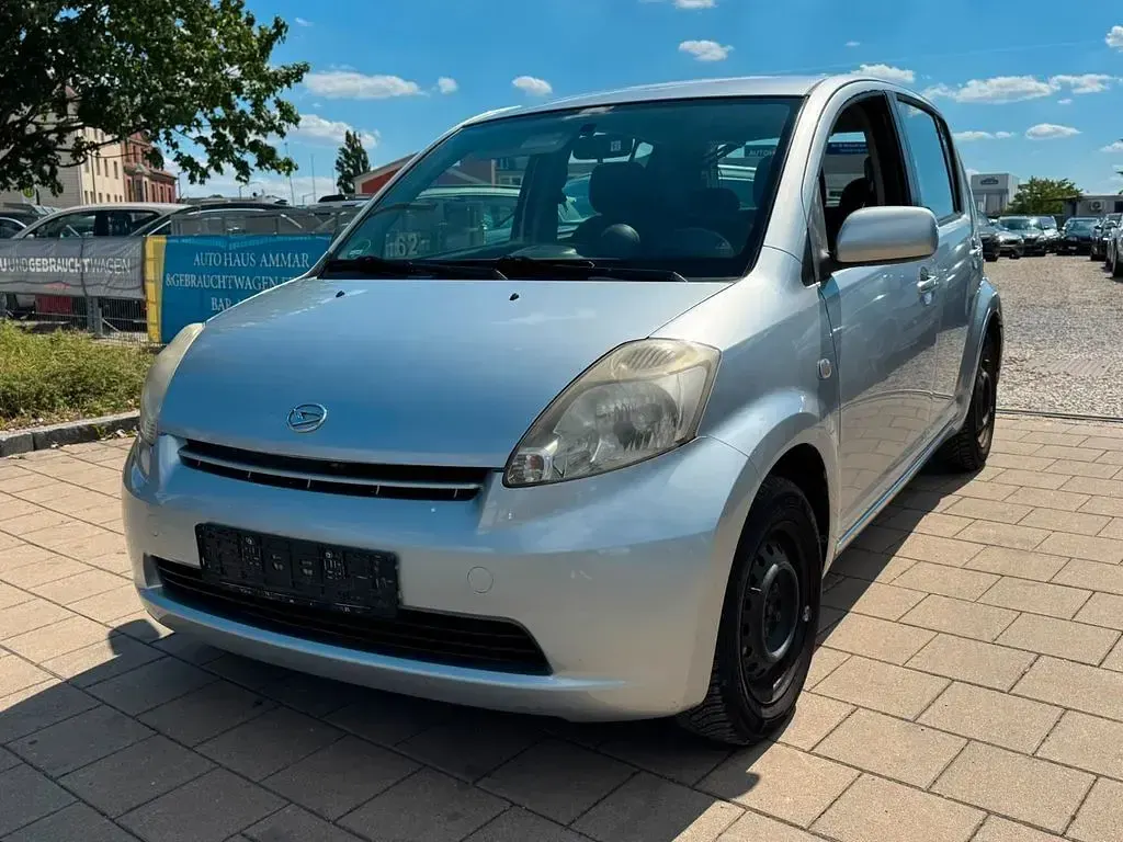 Gebraucht Daihatsu Sirion 87 PS (63 kW) 2007 Silber Kleinwagen