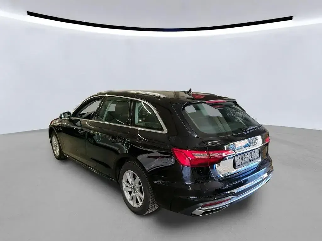 Gebraucht Audi A4 Advanced 163 PS (119 kW) 2022 Schwarz Kombi