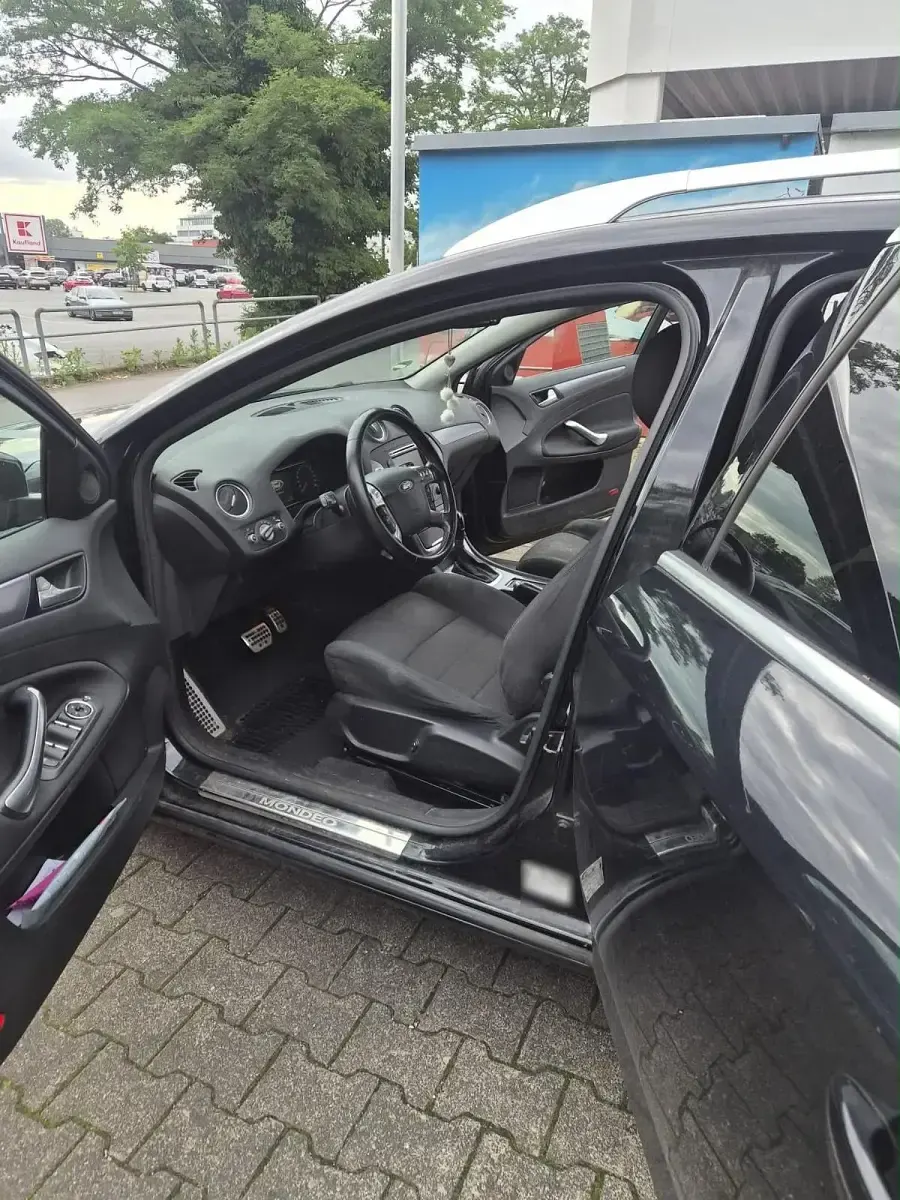 Gebraucht Ford Mondeo 140 PS (102 kW) 2011 Kombi