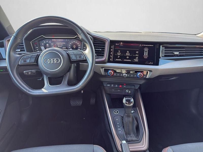 Gebraucht Audi A1 Ambiente 110 PS (80 kW) 2023 Navarrablau metallic SUV