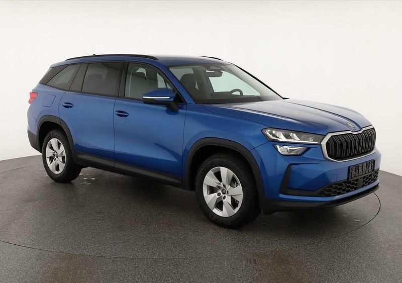 Race blau metallic Neu 2025 Skoda Kodiaq Selection SUV | 46.745 € (Superpreis) - Bild 1/4