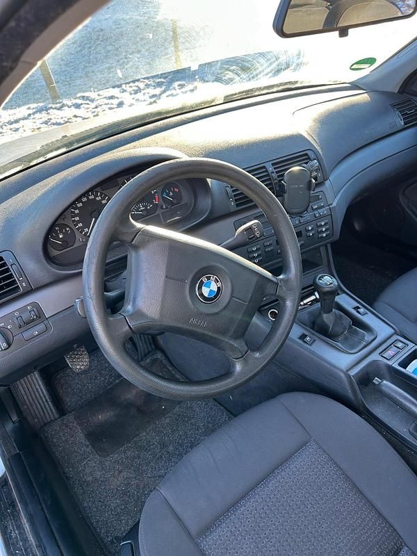 Gebraucht BMW 316 116 PS (85 kW) 2003 Silber Limousine