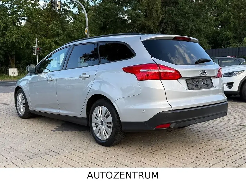 Gebraucht Ford Focus Business Edition 120 PS (88 kW) 2017 Silber Limousine