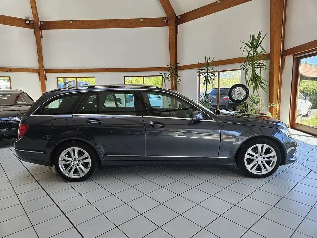 Gebraucht Mercedes C180 Avantgarde 156 PS (114 kW) 2013 Grau Limousine