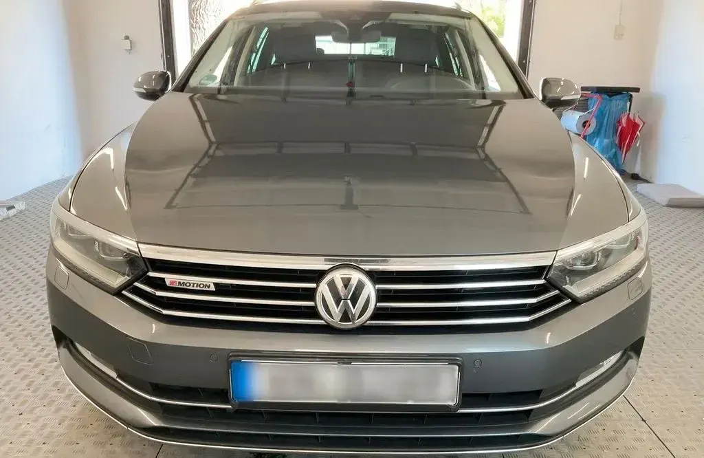 Używany VW Passat Highline 239 KM (175 kW) 2016 Szary Kombi