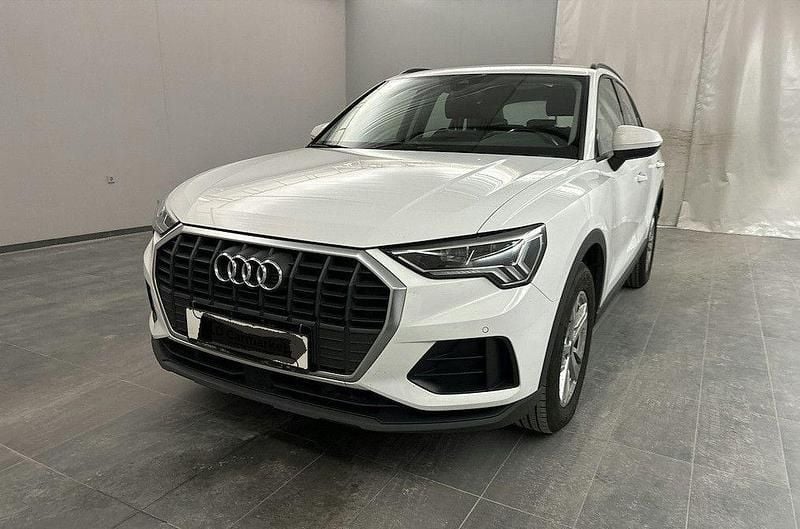 Weiß Gebraucht 2022 Audi Q3 Sport SUV | 26.900 € (Etwas zu teuer) - Bild 1/4