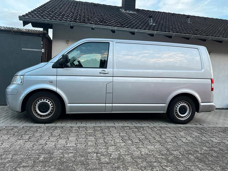 Gebraucht VW T5 102 PS (75 kW) 2008 Silber Van