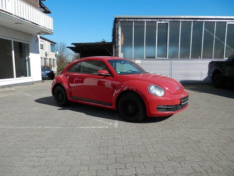 Tornadorot Gebraucht 2012 VW Beetle Basis Coupé | 8.690 € (Fairer Preis) - Bild 1/4
