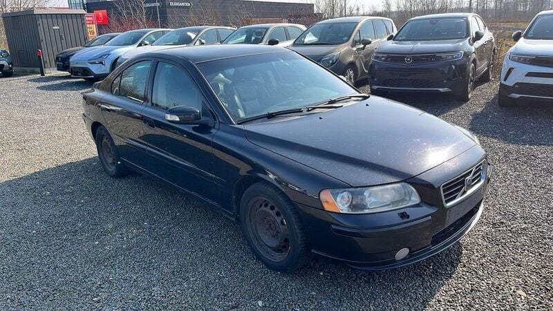 Schwarz Gebraucht 2008 Volvo S60 Momentum Limousine | 1.450 € (Guter Preis) - Bild 1/4