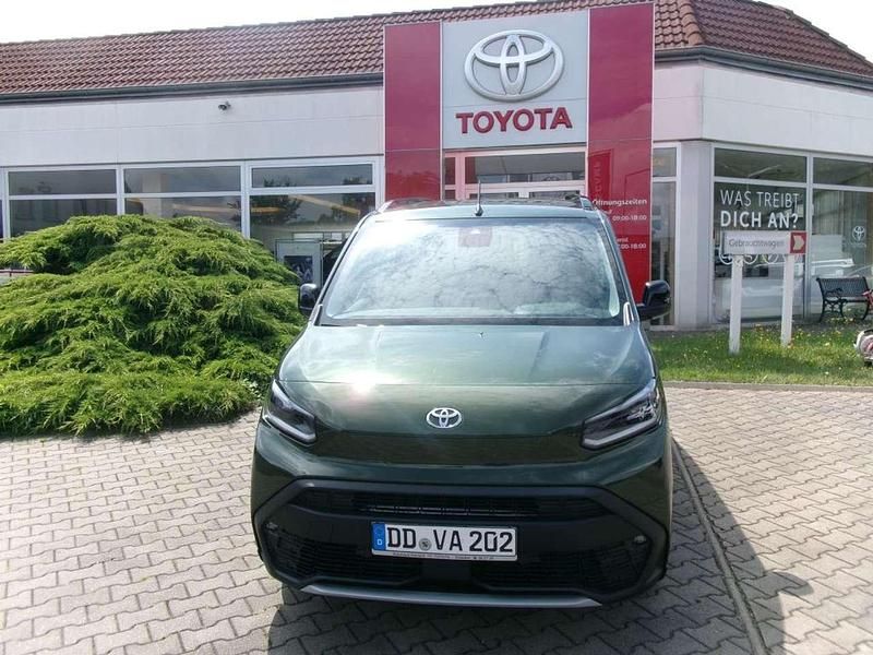 Gebraucht Toyota Proace Verso City 131 PS (96 kW) 2024 Grün Kombi