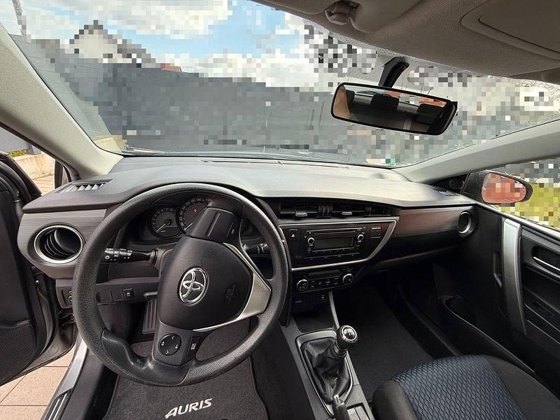 Gebraucht Toyota Auris Cool 99 PS (72 kW) 2014 Grau Limousine
