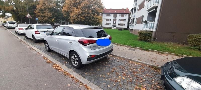 Silber Gebraucht 2019 Hyundai i20 Style Kleinwagen | 9.500 € (Superpreis) - Bild 1/4