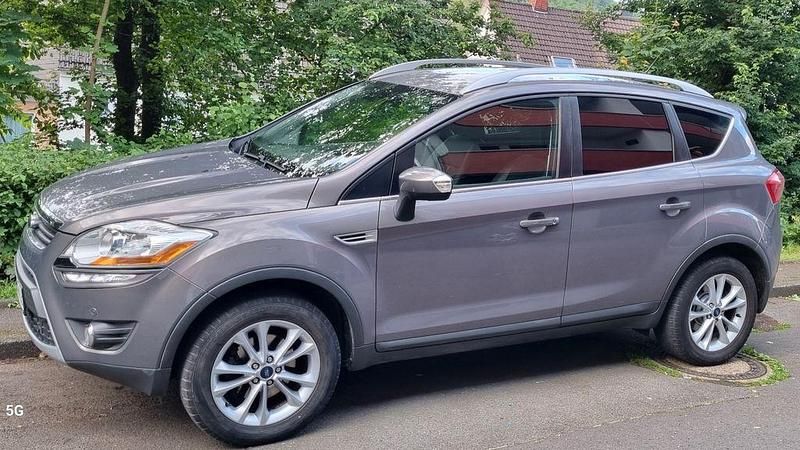Braun Gebraucht 2012 Ford Kuga SUV | 4.899 € - Bild 1/4