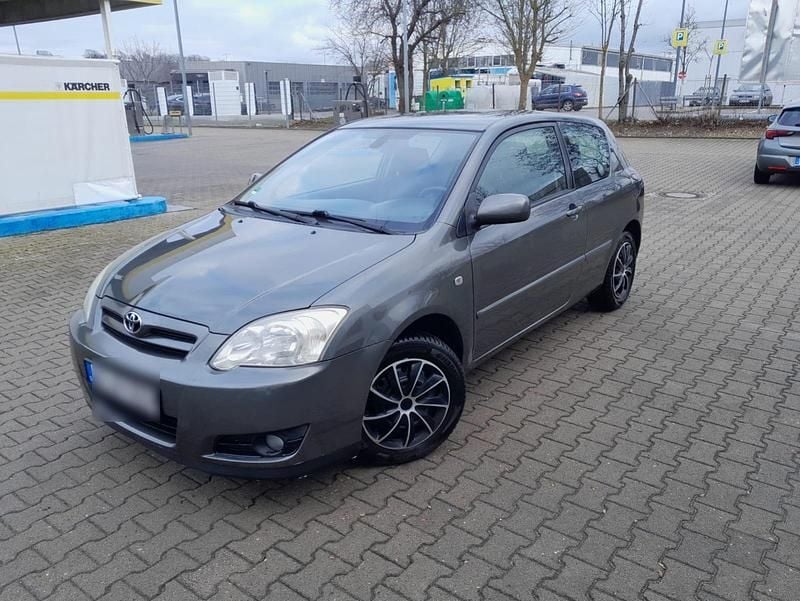 Grau Gebraucht 2005 Toyota Corolla Limousine | 4.100 € (Fairer Preis) - Bild 1/4