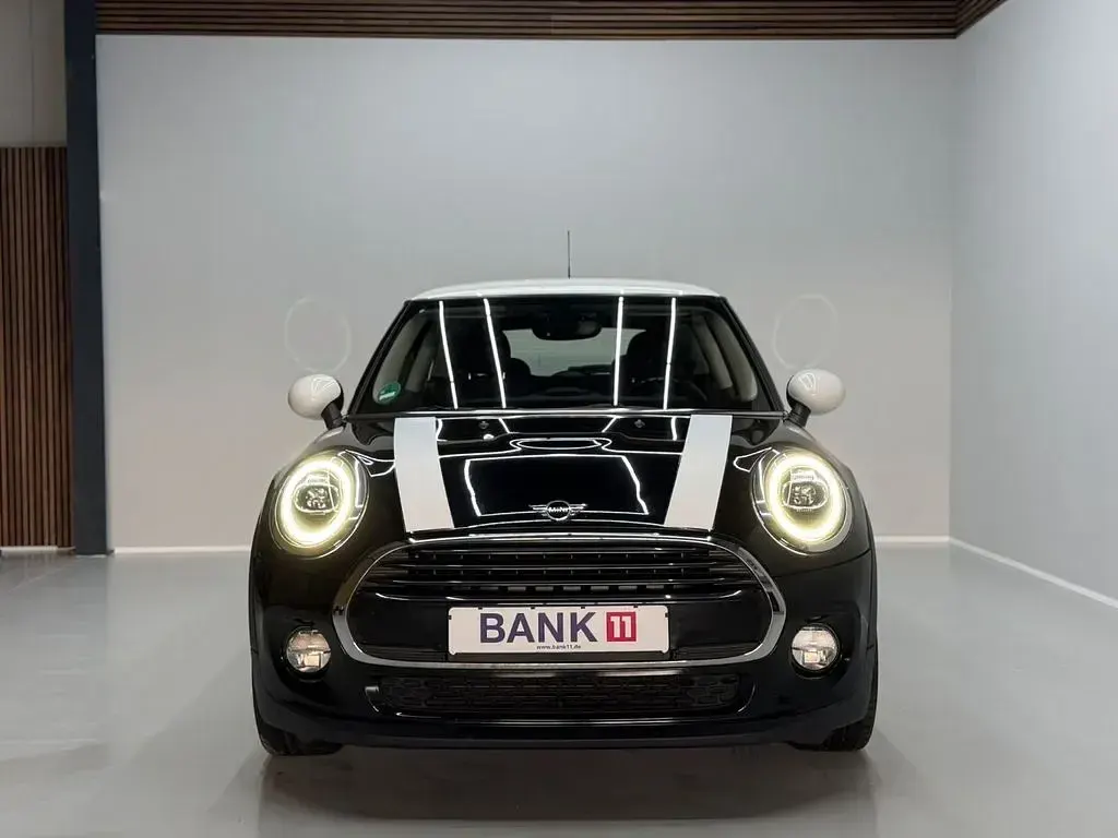 Käytetty Mini Cooper D Pepper 116 HP (85 kW) 2018 Musta Viistoperä