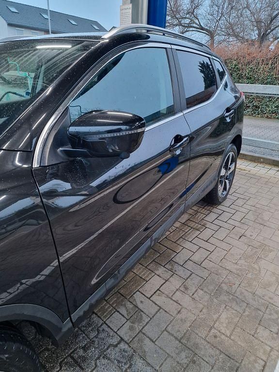 Gebraucht Nissan Qashqai N-Connecta 163 PS (119 kW) 2016 Schwarz SUV