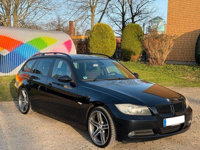Gebraucht BMW 320 177 PS (130 kW) 2008 Schwarz Kombi