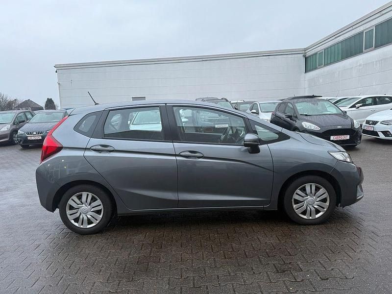 Gebraucht Honda Jazz Trend 102 PS (75 kW) 2018 Grau Kleinwagen