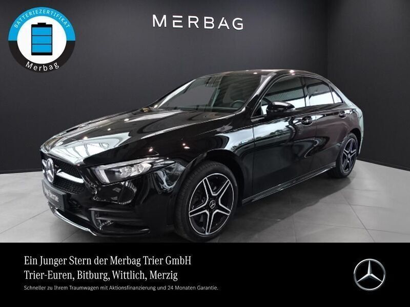 Unilack nachtschwarz Gebraucht 2021 Mercedes A250 Night Limousine | 25.760 € (Fairer Preis) - Bild 1/4