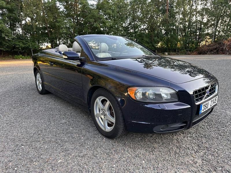 Blau Gebraucht 2006 Volvo C70 Momentum Cabrio | 4.900 € - Bild 1/4