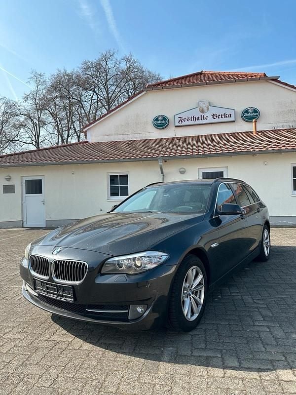 Gebraucht BMW 520 183 PS (134 kW) 2011 Grau Kombi