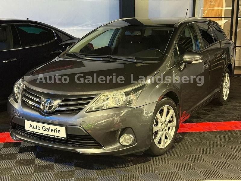 Grau Gebraucht 2012 Toyota Avensis Life Kombi | 4.790 € (Guter Preis) - Bild 1/4