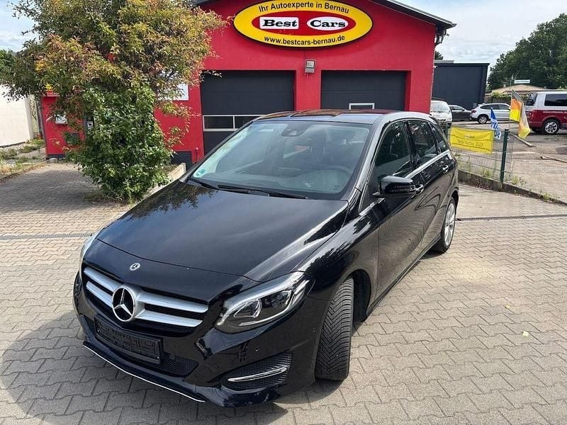 Schwarz Gebraucht 2018 Mercedes B200 Style Van / Kleinbus | 19.690 € (Fairer Preis) - Bild 1/4