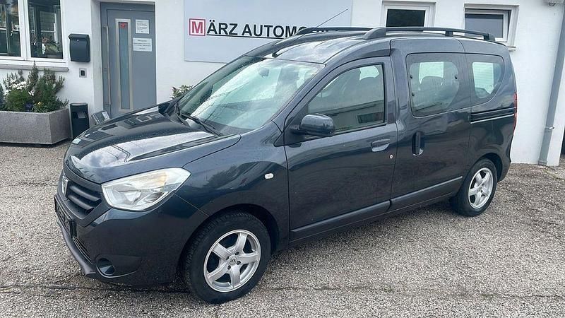 Grau Gebraucht 2017 Dacia Dokker Ambiance Van | 10.590 € (Fairer Preis) - Bild 1/4