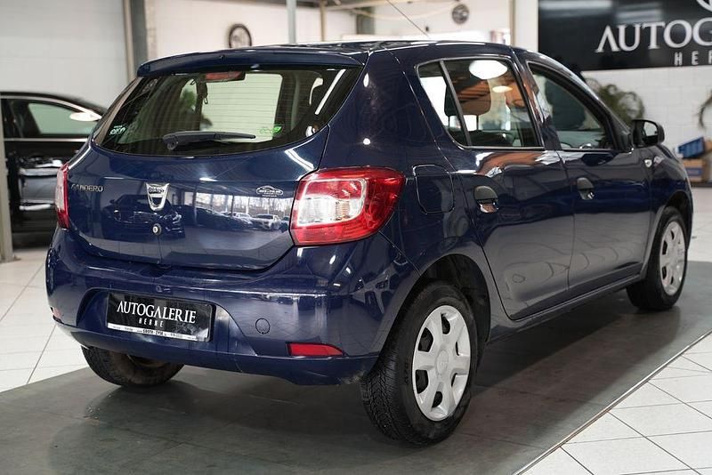 Gebraucht Dacia Sandero 75 PS (55 kW) 2014 Blau Limousine