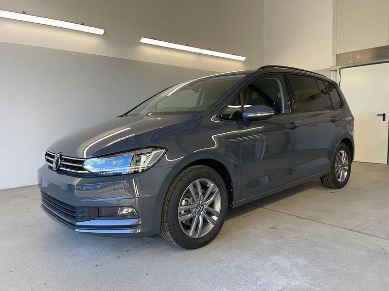 Neu VW Touran Comfortline 150 PS (110 kW) 2025 [b0b0] delfingrau metallic [b0b0] delfingrau metallic Van / Kleinbus