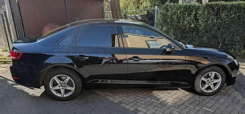 Second-hand Audi A4 150 CP (110 kW) 2017 Negru Berlinǎ