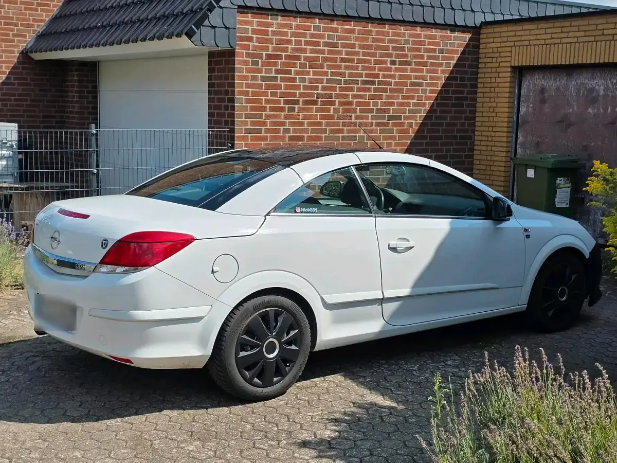 Gebraucht Opel Astra 140 PS (102 kW) 2010 Weiß Cabrio