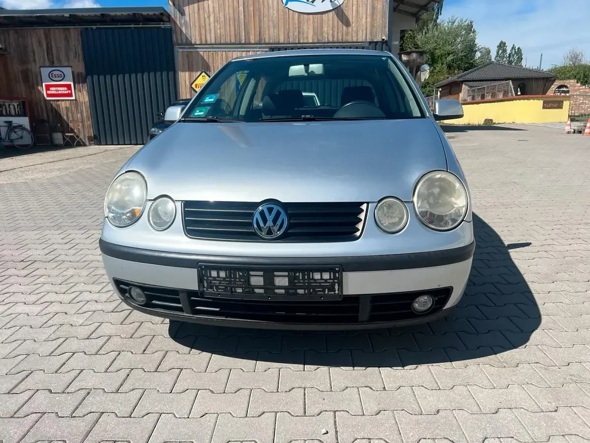 Gebraucht VW Polo 64 PS (47 kW) 2002 Silber Kleinwagen