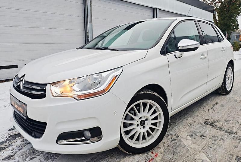 Weiß Gebraucht 2014 Citroën C4 Limousine | 6.999 € (Fairer Preis) - Bild 1/4