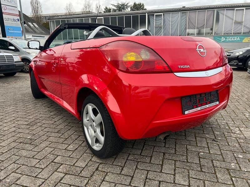 Gebraucht Opel Tigra Basis 90 PS (66 kW) 2007 Rot Cabrio