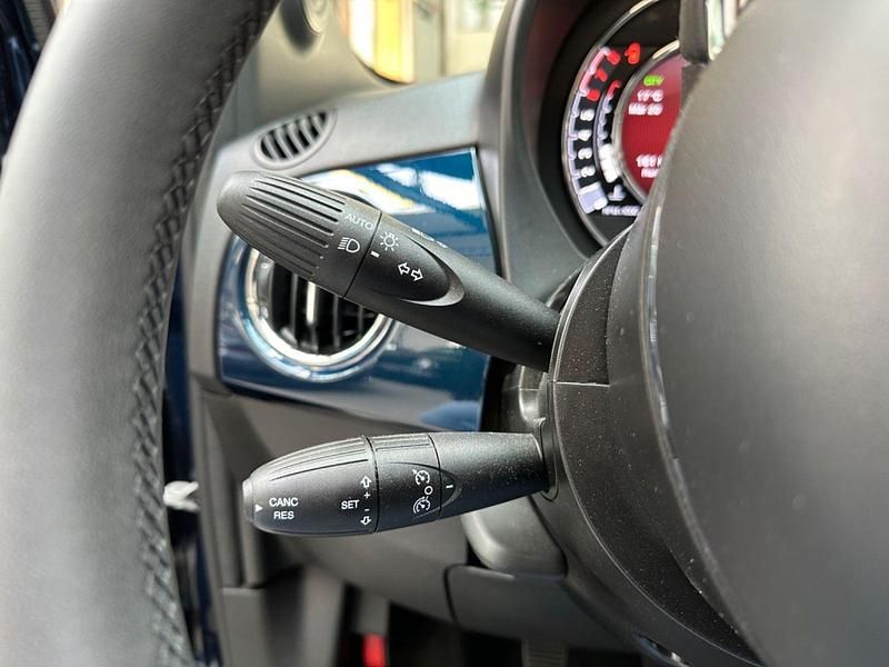 Gebraucht Fiat 500C Dolcevita 69 PS (50 kW) 2022 Blau Cabrio