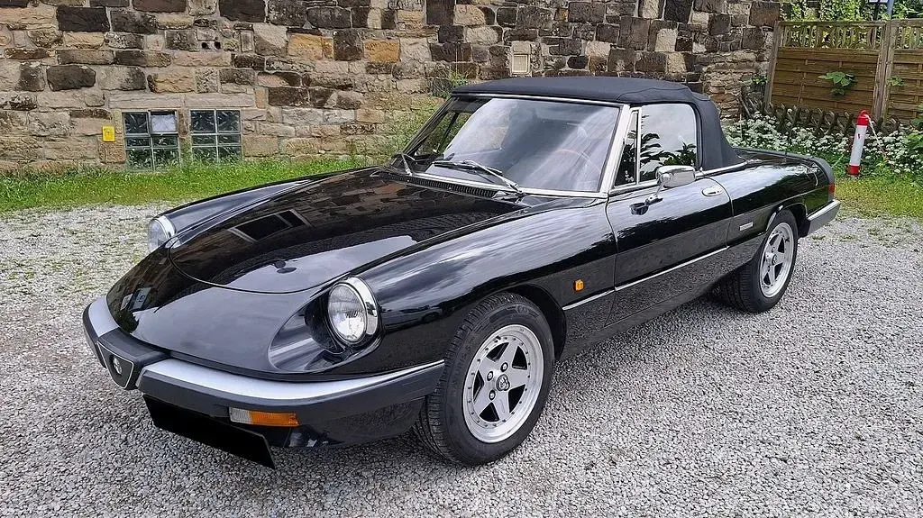 Gebraucht Alfa Romeo Spider 103 PS (75 kW) 1988 Schwarz Cabrio