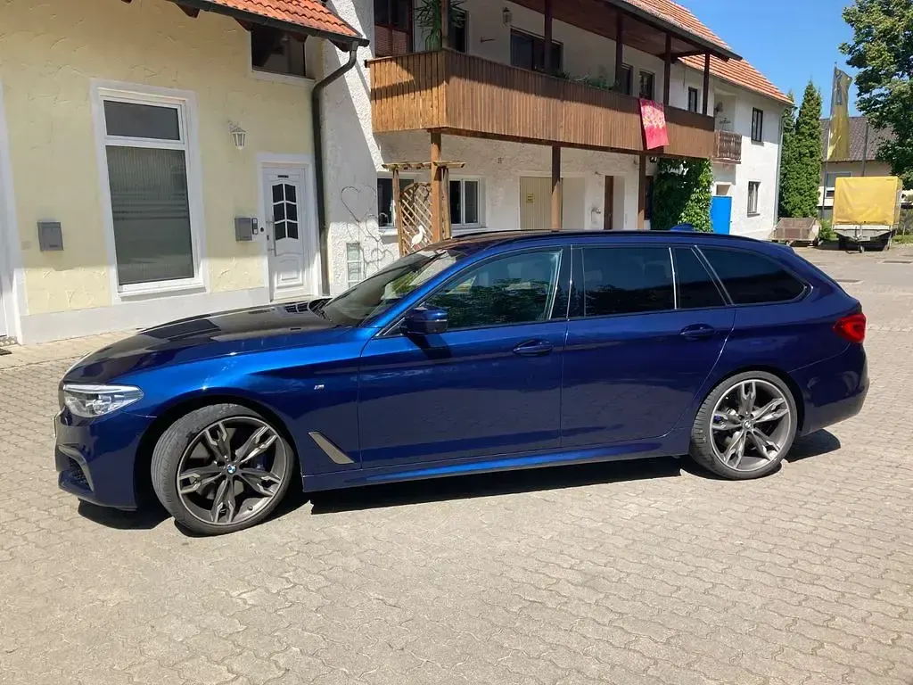Gebraucht BMW M550 Performance 400 PS (294 kW) 2019 Blau Limousine