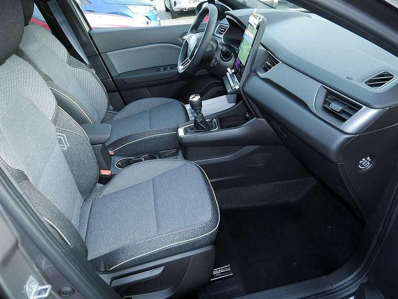 Neu Renault Captur Techno 114 PS (83 kW) 2025 Grau SUV